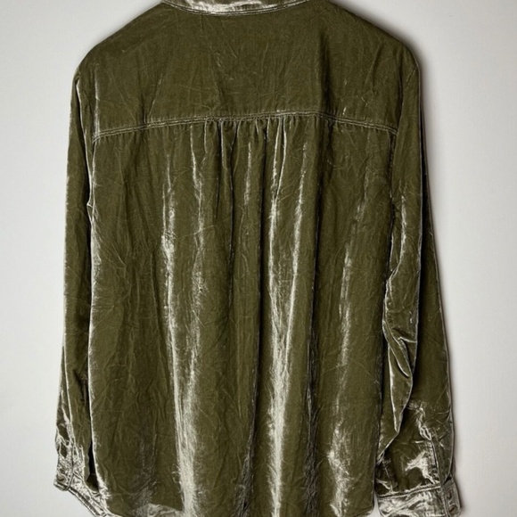 Stunning Hadley shirt by pilcro in a beautiful green-velvet. Nice drape and soft - Picture 5 of 7